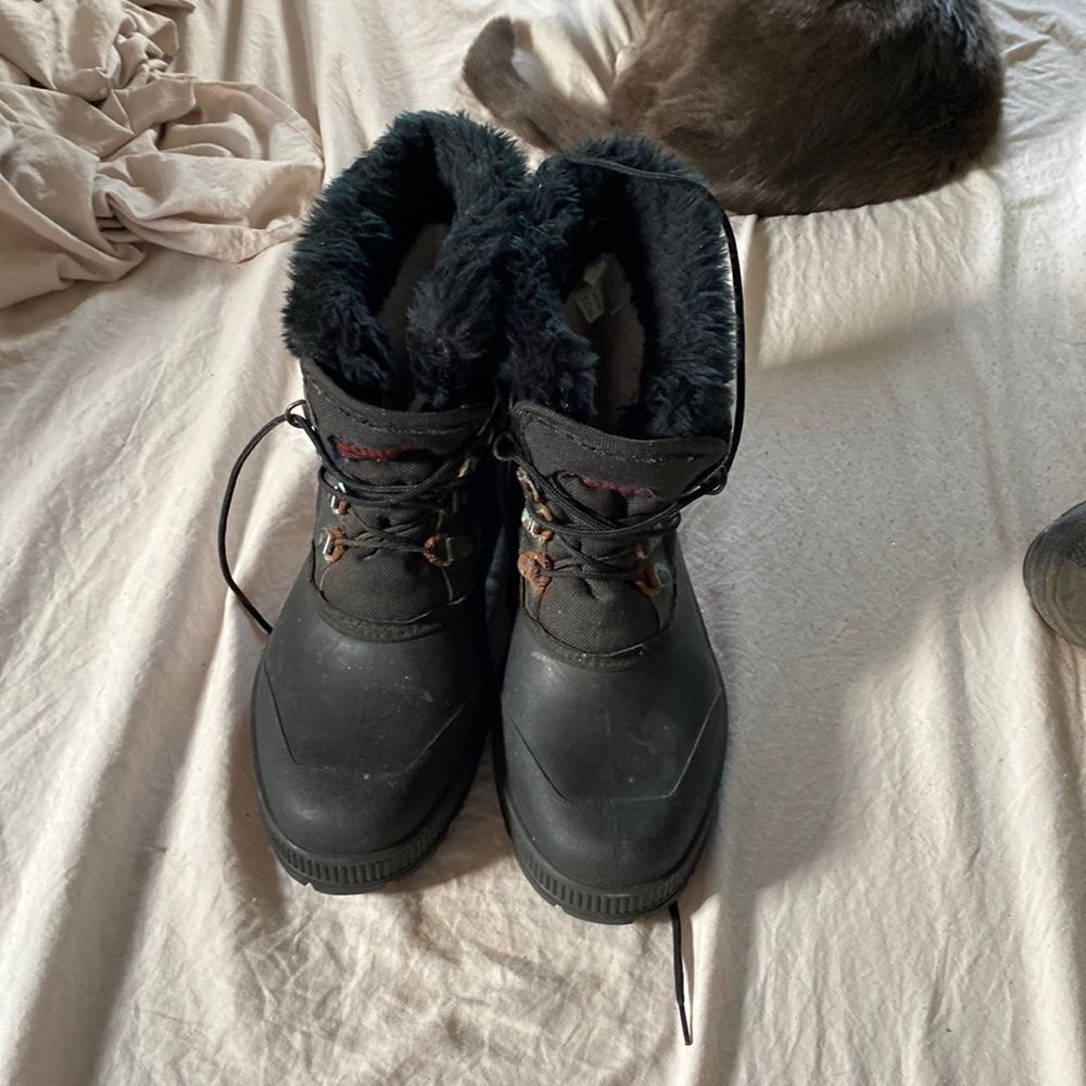 SOREL Black Boots Size 11.  See pics for flaws